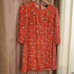 Flowy quarter sleeve Shift dress